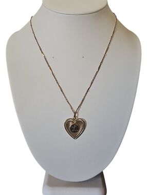 Gold Heart Pendant Necklace with Calligraphy 'L' Monogram